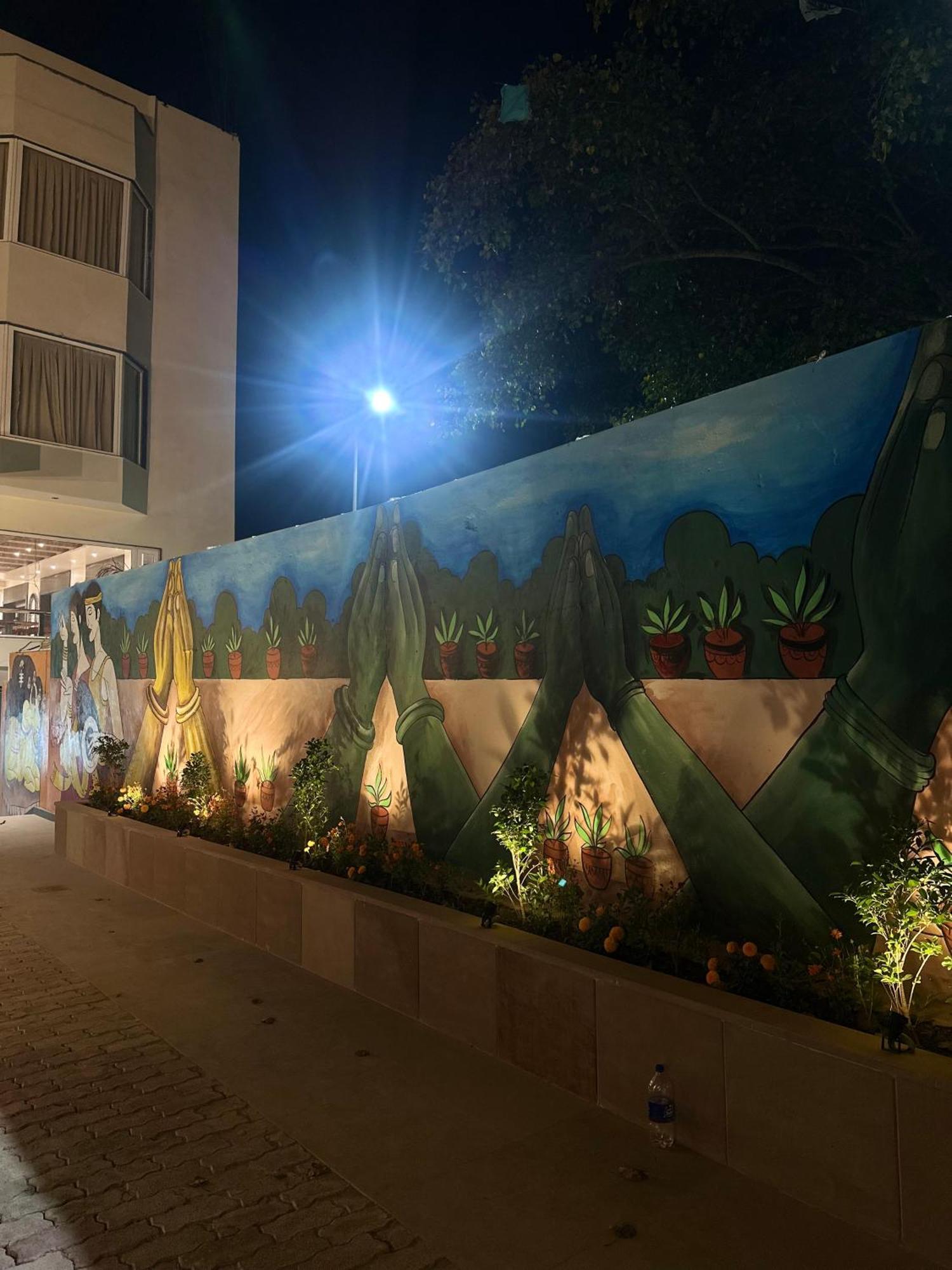 Hotel Sainik Grand 瓦拉纳西 外观 照片